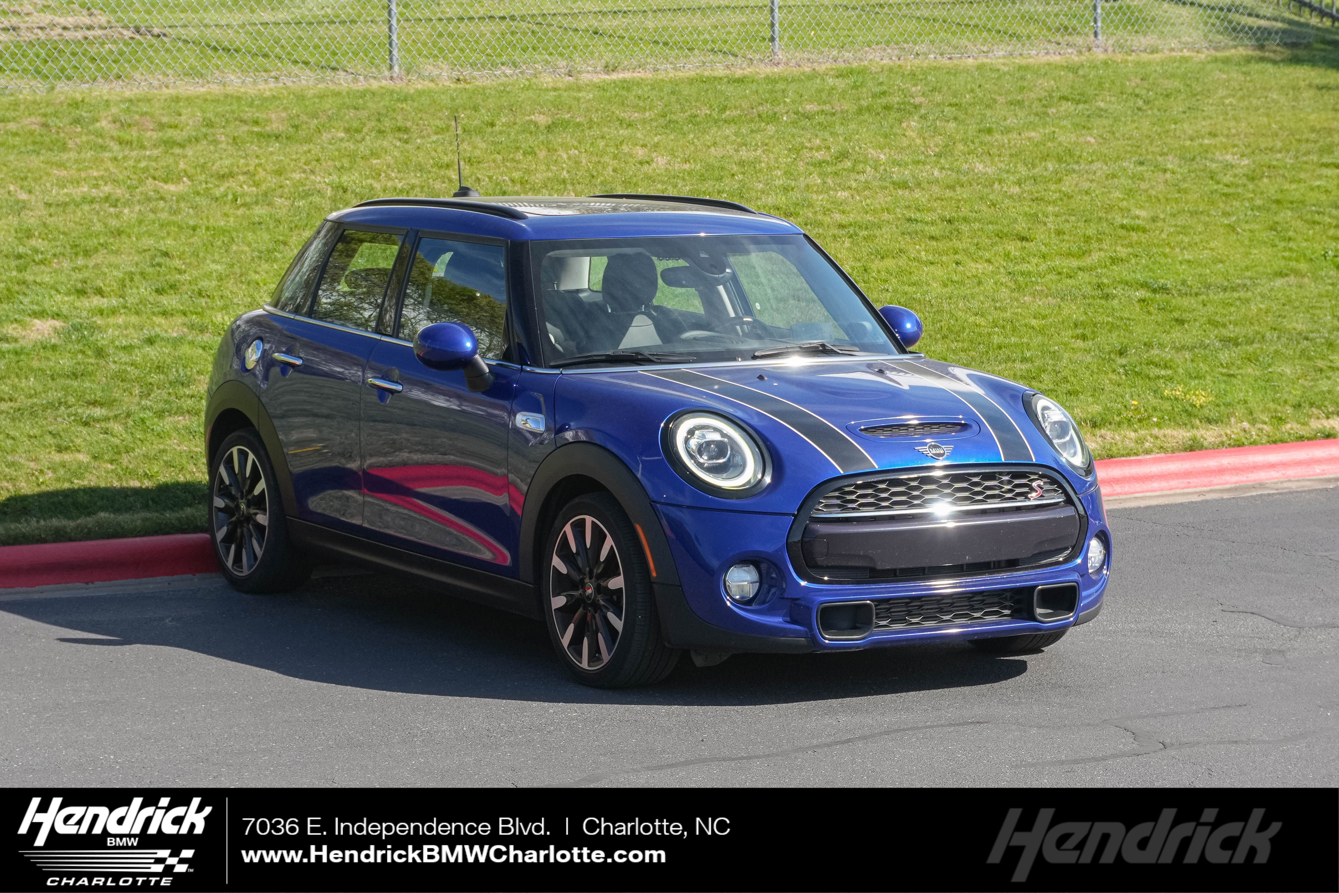 Used 2019 MINI Cooper S image 1