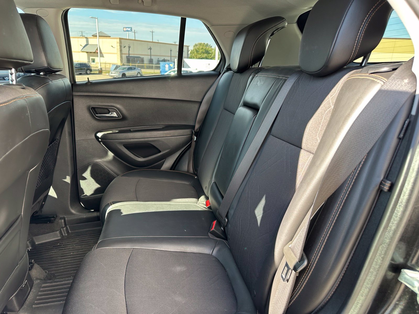 Used 2019 Chevrolet Trax LT w/ LT Convenience Package FWD image 15
