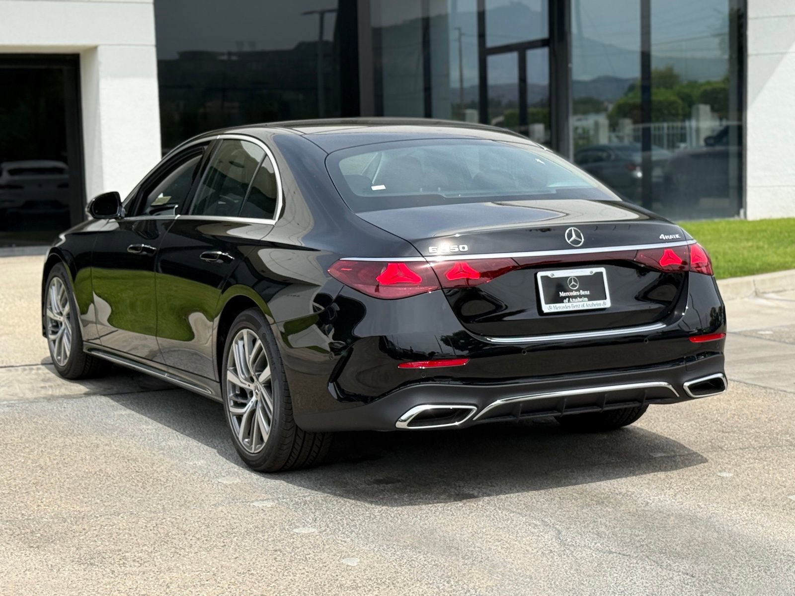 New 2026 Mercedes-Benz E 350 4MATIC Sedan image 14