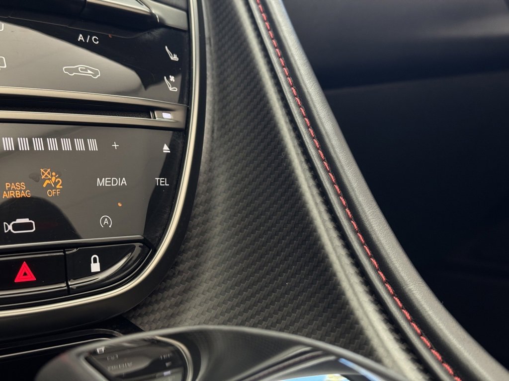 Used 2023 Aston Martin DB11 Volante image 32