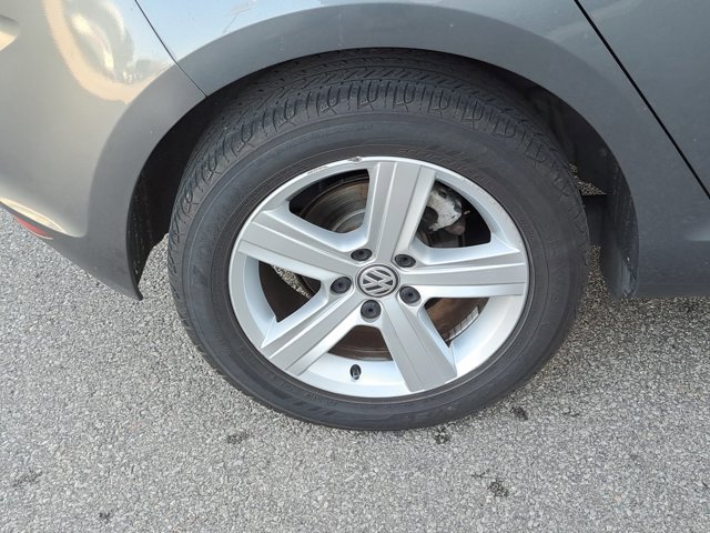Used 2015 Volkswagen Golf TDI S image 8