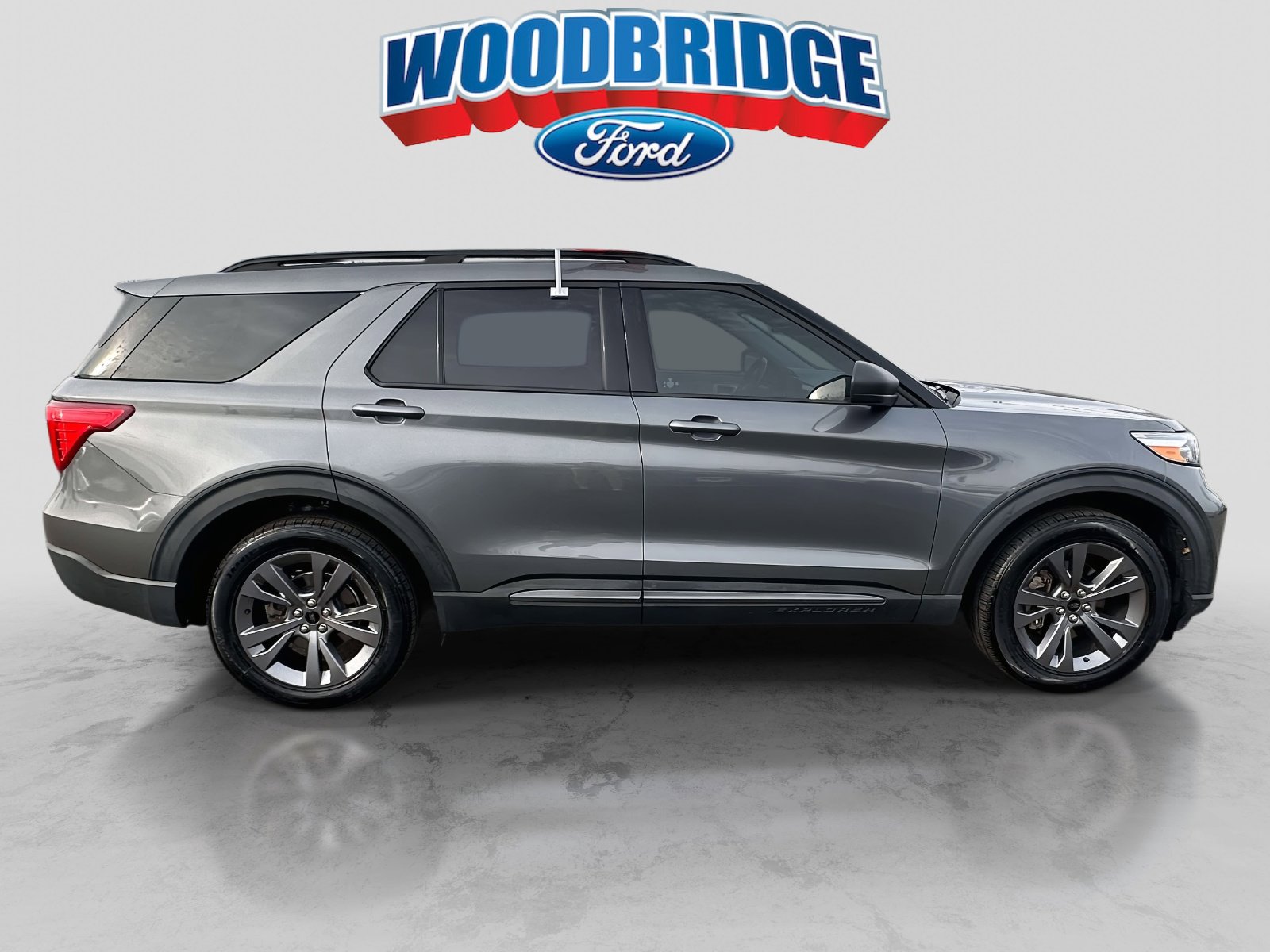 Used 2021 Ford Explorer XLT w/ Equipment Group 202A image 3