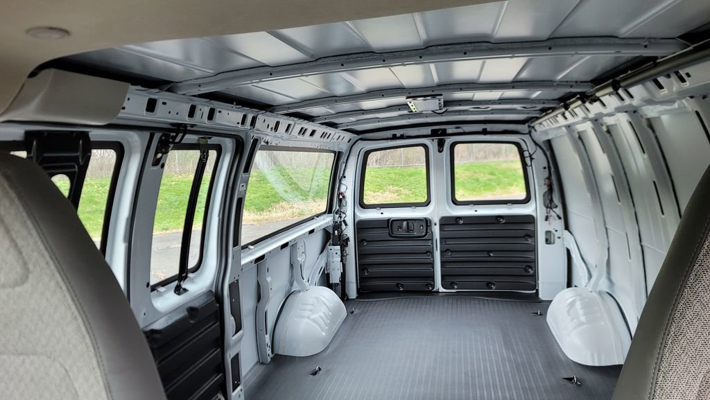 New 2025 Chevrolet Express 2500 Extended image 25