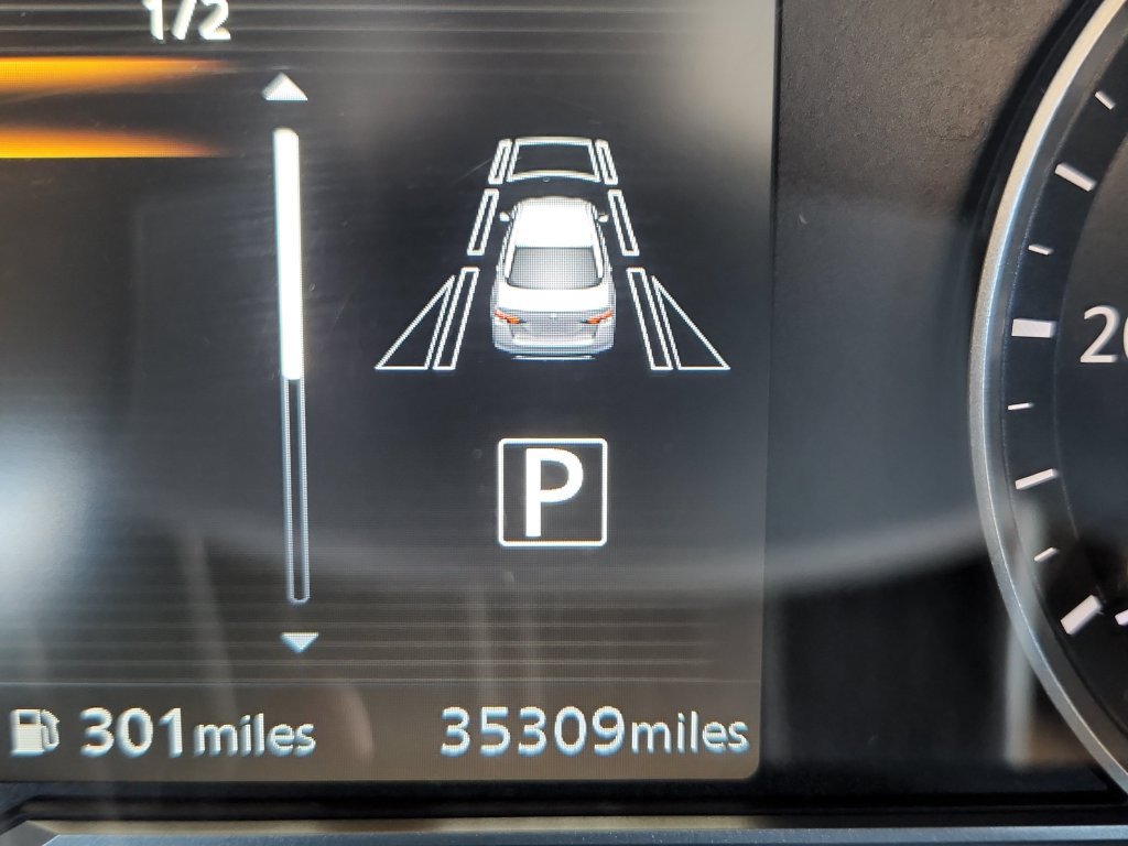 Used 2025 Nissan Versa SV FWD image 27