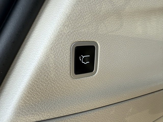 Certified 2021 Chrysler Pacifica Touring-L image 19