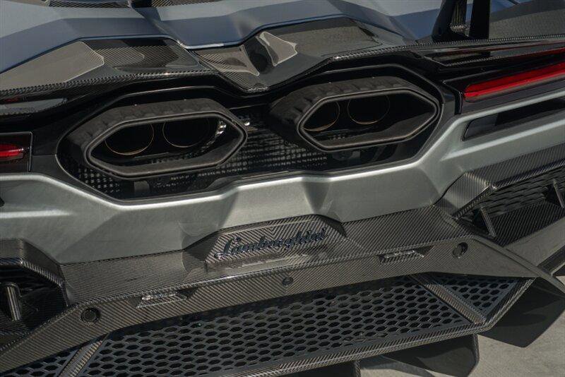 Used 2024 Lamborghini Revuelto image 58