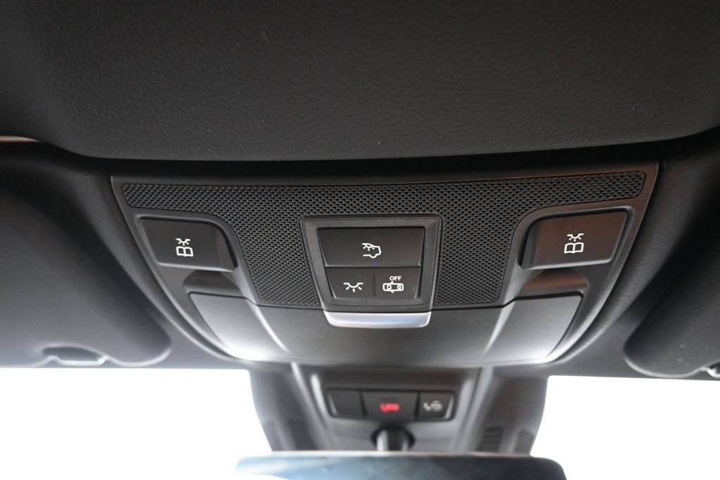 Used 2023 Mercedes-Benz E 450 4MATIC Cabriolet image 22