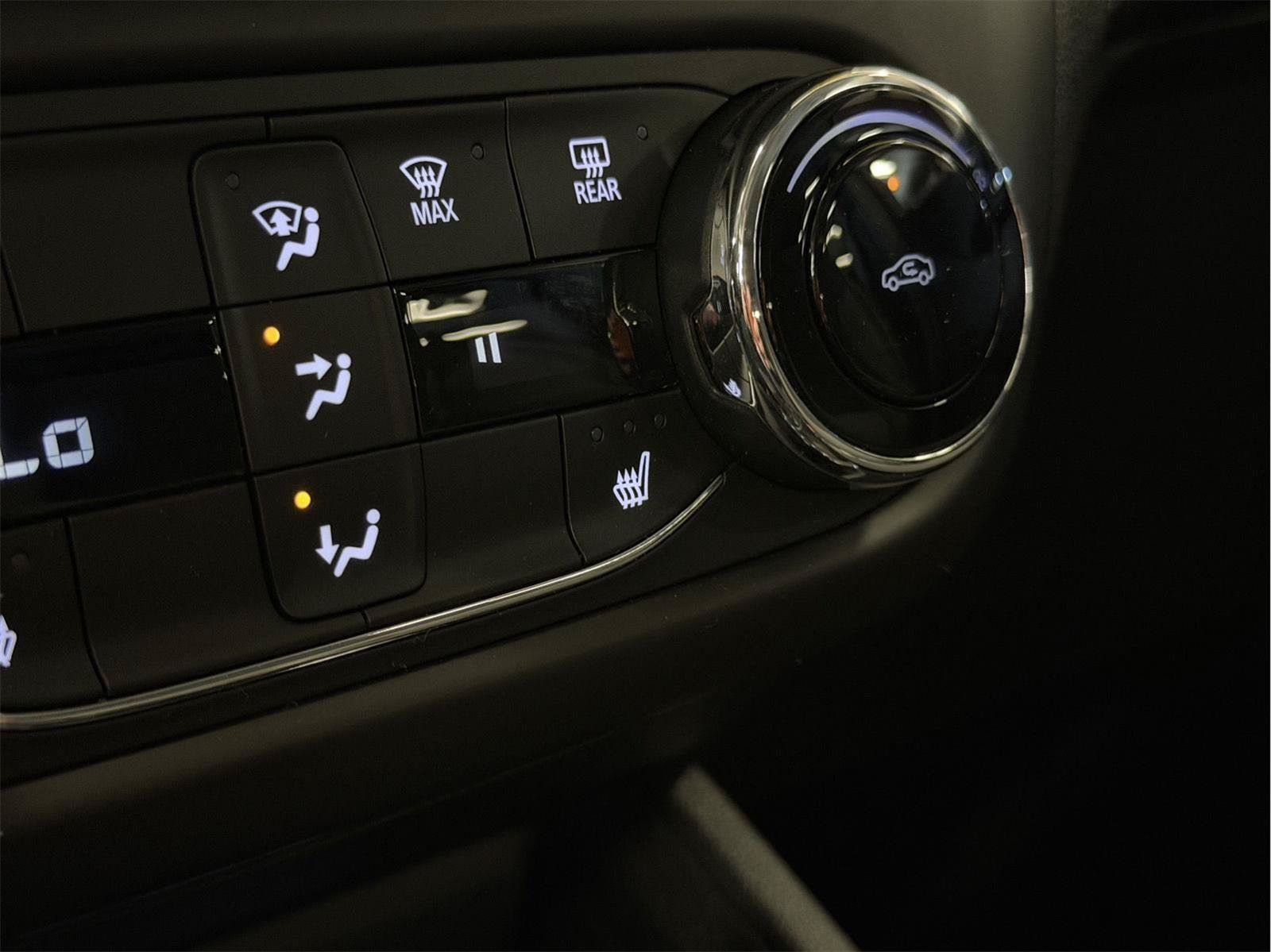 Used 2023 Chevrolet TrailBlazer LT w/ Convenience Package AWD/4WD image 38