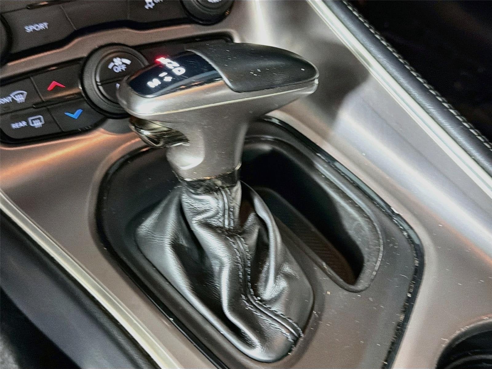 Used 2022 Dodge Challenger SXT RWD image 19