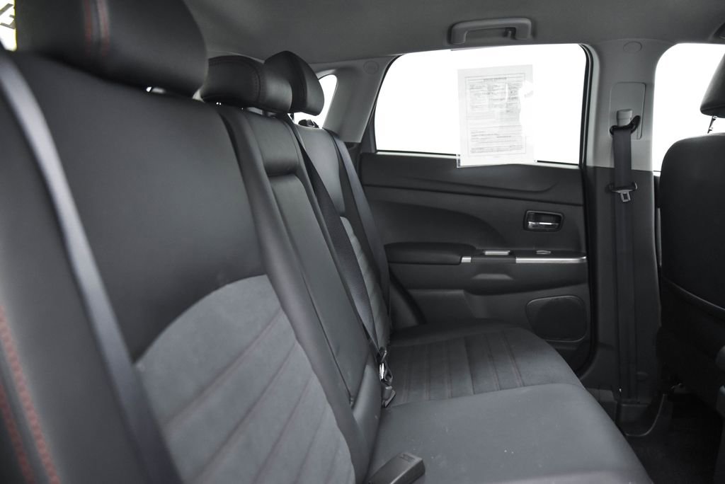 Used 2025 Mitsubishi Outlander Sport SE image 16