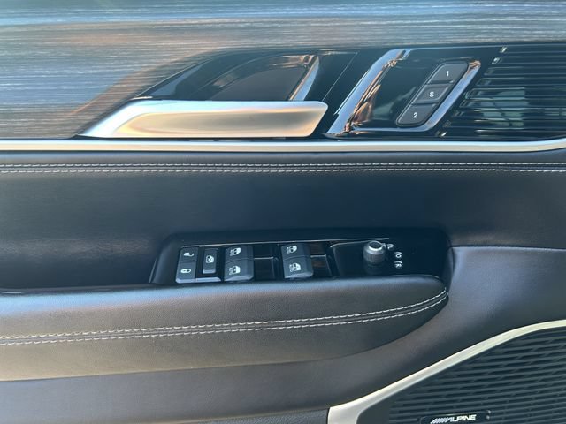 Used 2023 Jeep Wagoneer Series II AWD/4WD image 17