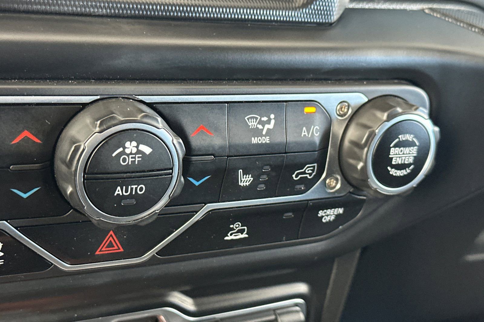 Used 2023 Jeep Wrangler Unlimited w/ Cold Weather Group image 30