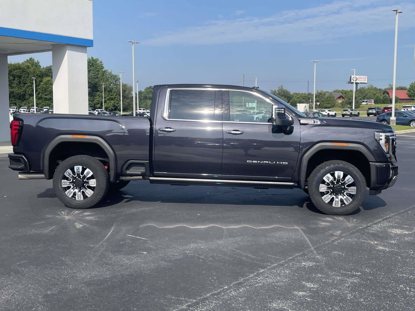 Certified 2025 GMC Sierra 2500 Denali w/ Denali Reserve Package AWD/4WD image 2