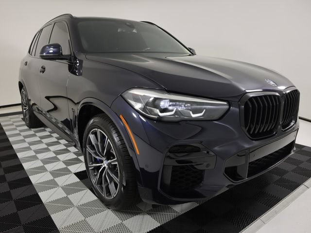 Used 2022 BMW X5 M50i w/ Parking Assistance Package AWD/4WD image 7