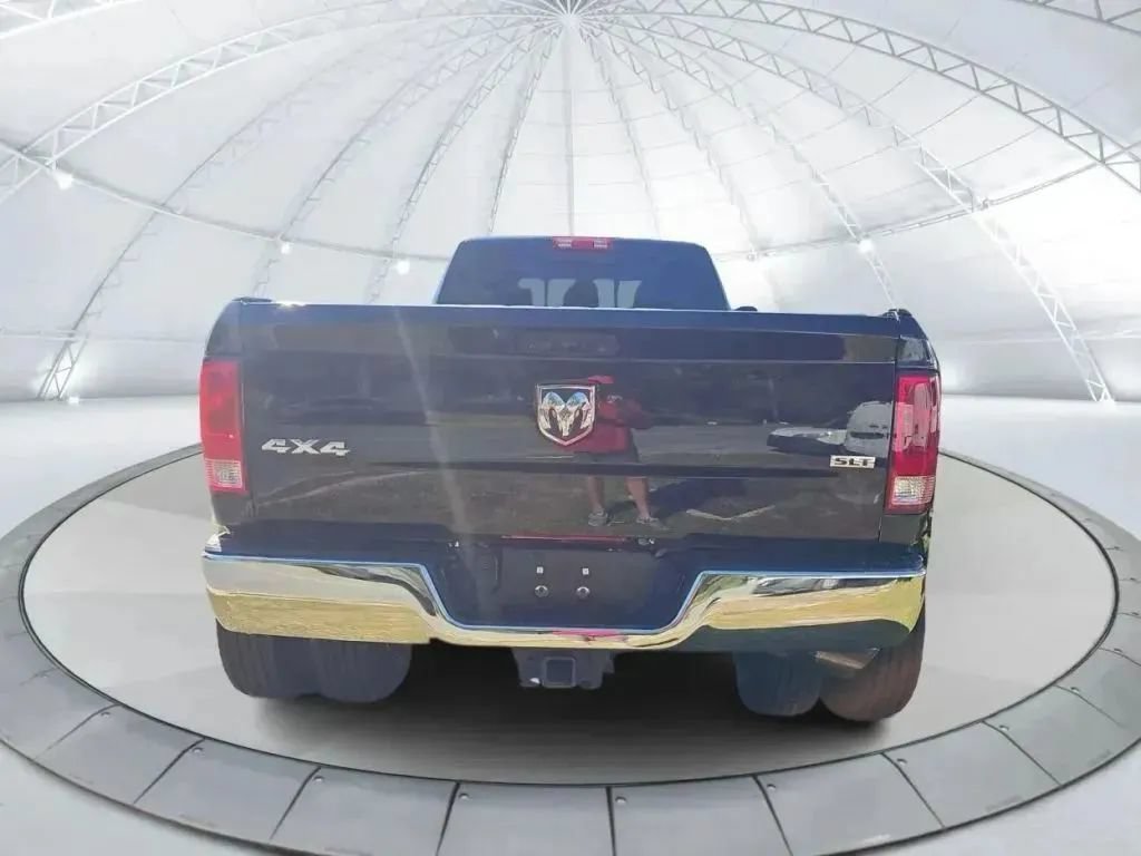 Used 2018 RAM 3500 SLT w/ Luxury Group AWD/4WD image 4