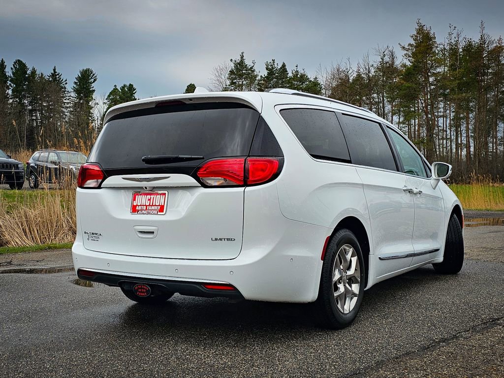 Used 2019 Chrysler Pacifica Limited FWD image 3