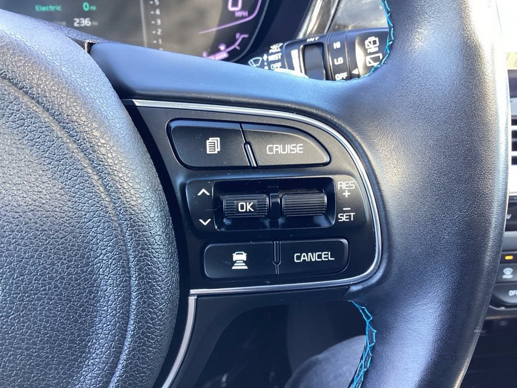 Used 2020 Kia Niro EX Premium FWD image 19
