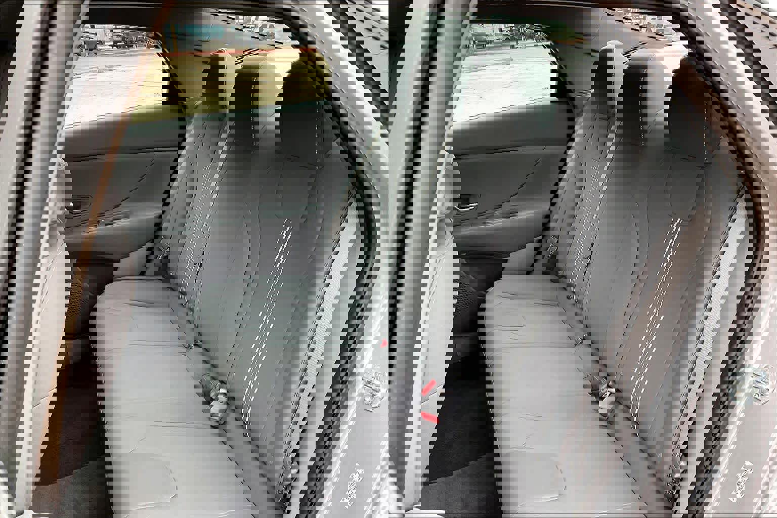 Used 2022 Hyundai Elantra SEL w/ Preferred Accessory Package image 17