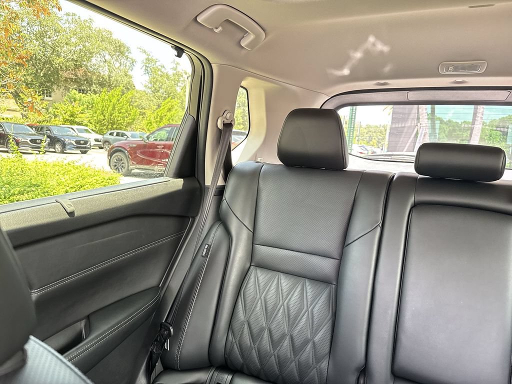 Used 2024 Nissan Rogue Platinum w/ Platinum Premium Package FWD image 17