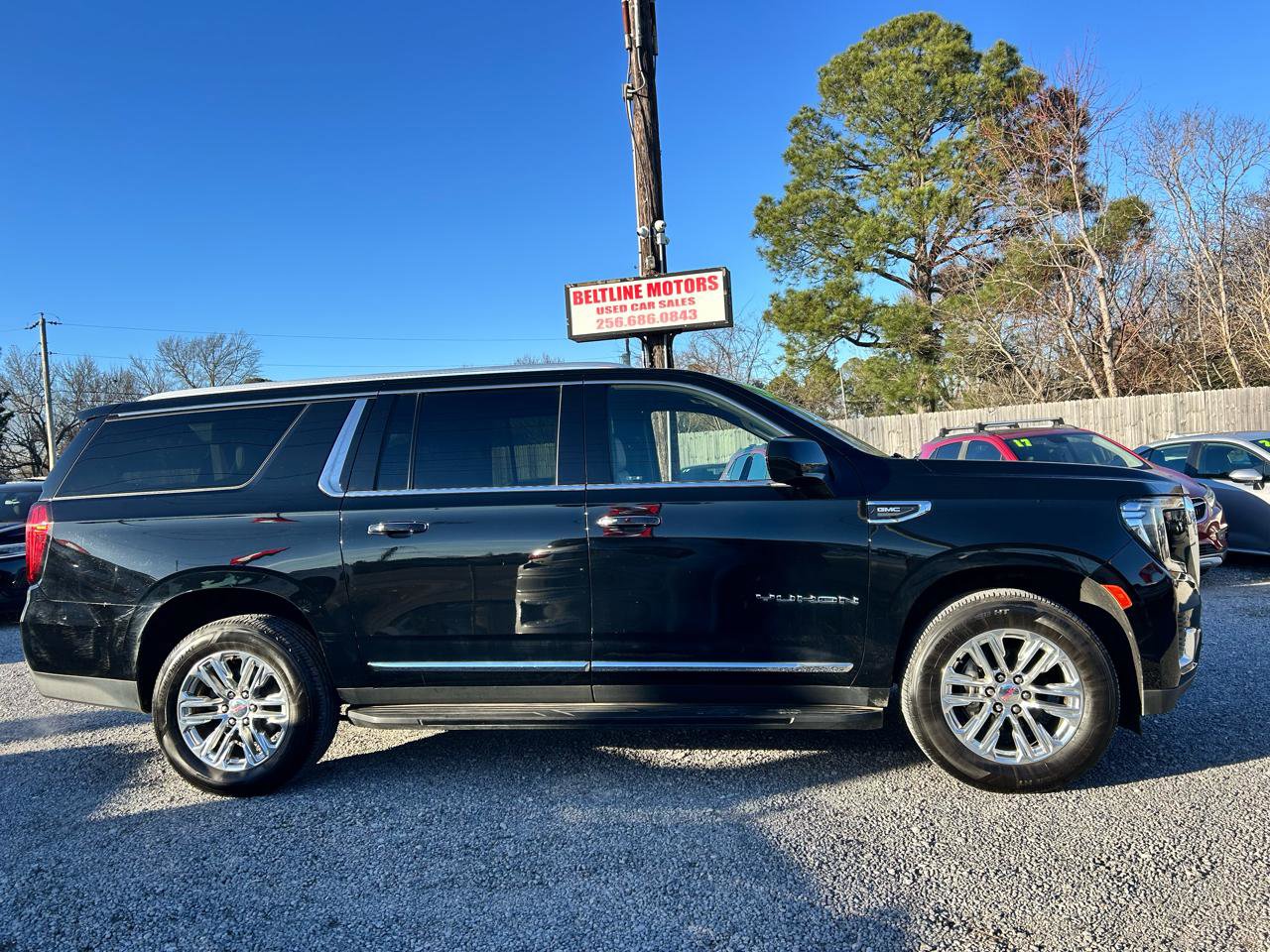 Used 2021 GMC Yukon XL SLT RWD image 3