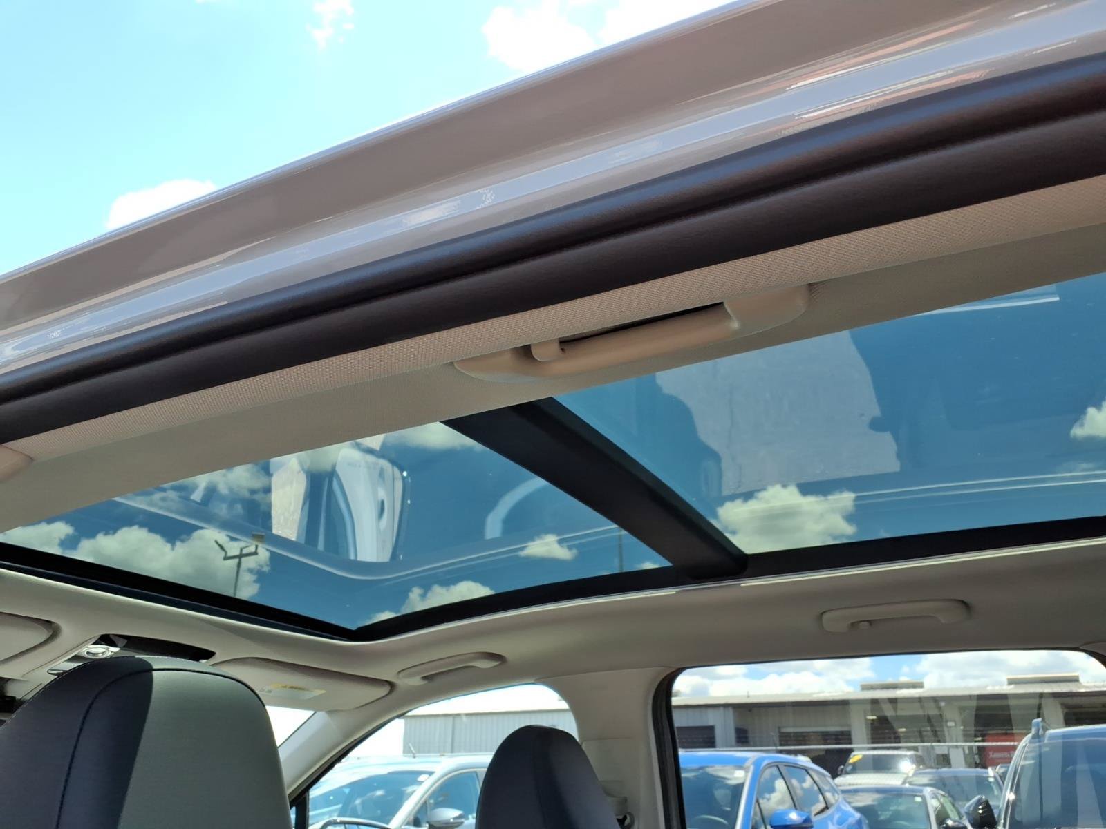New 2026 Kia Sorento S w/ S Panoramic Sunroof Package FWD image 6