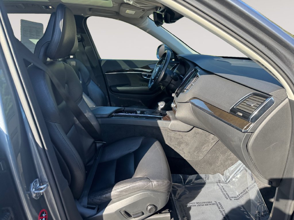 Used 2018 Volvo XC90 T6 Momentum w/ Convenience Package AWD/4WD image 15