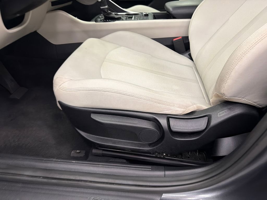 Used 2022 Kia K5 LXS image 10