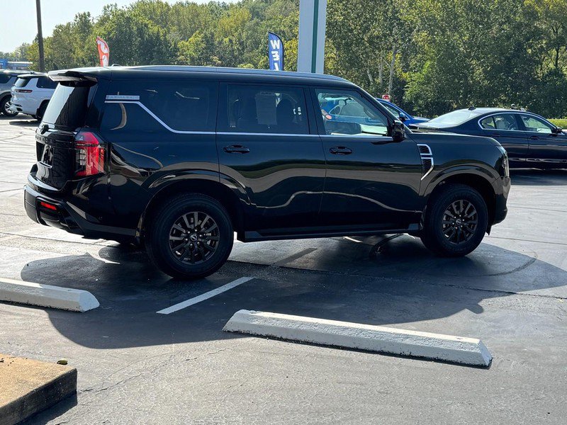 Used 2025 Nissan Armada SV AWD/4WD image 4
