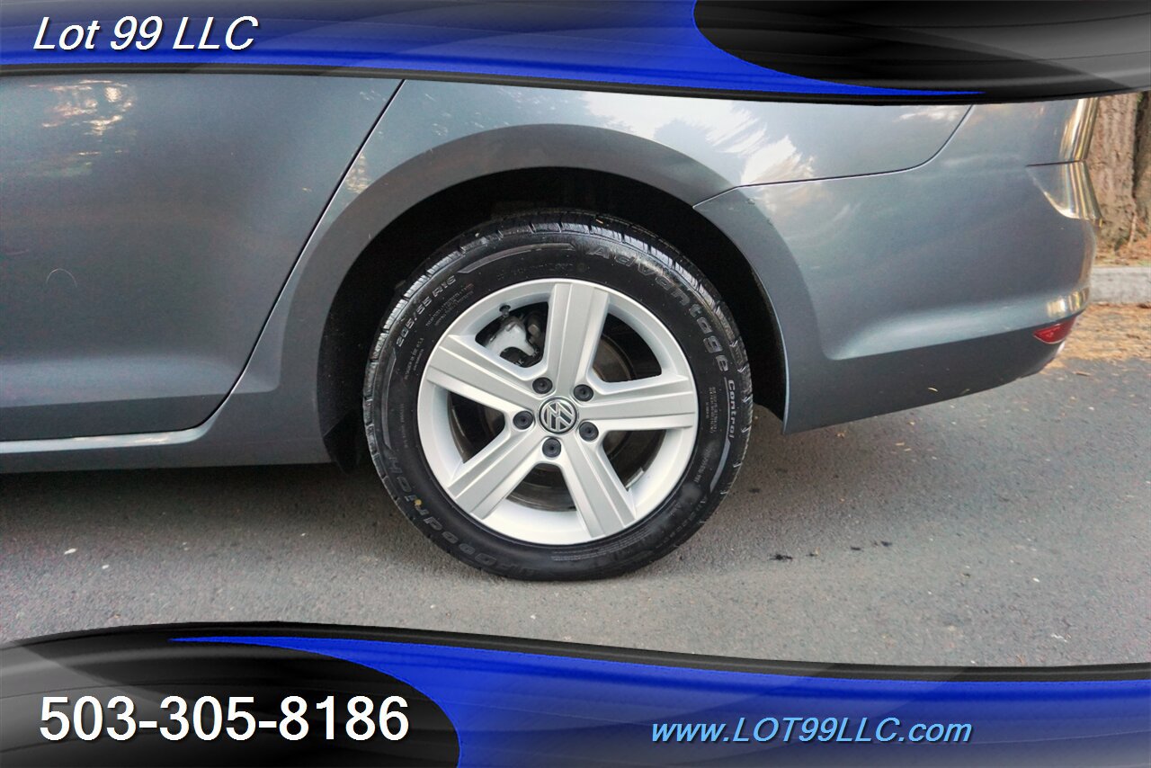 Used 2015 Volkswagen Golf TDI S image 32
