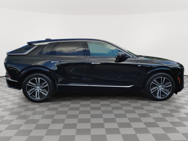 Certified 2024 Cadillac Lyriq Luxury AWD/4WD image 3