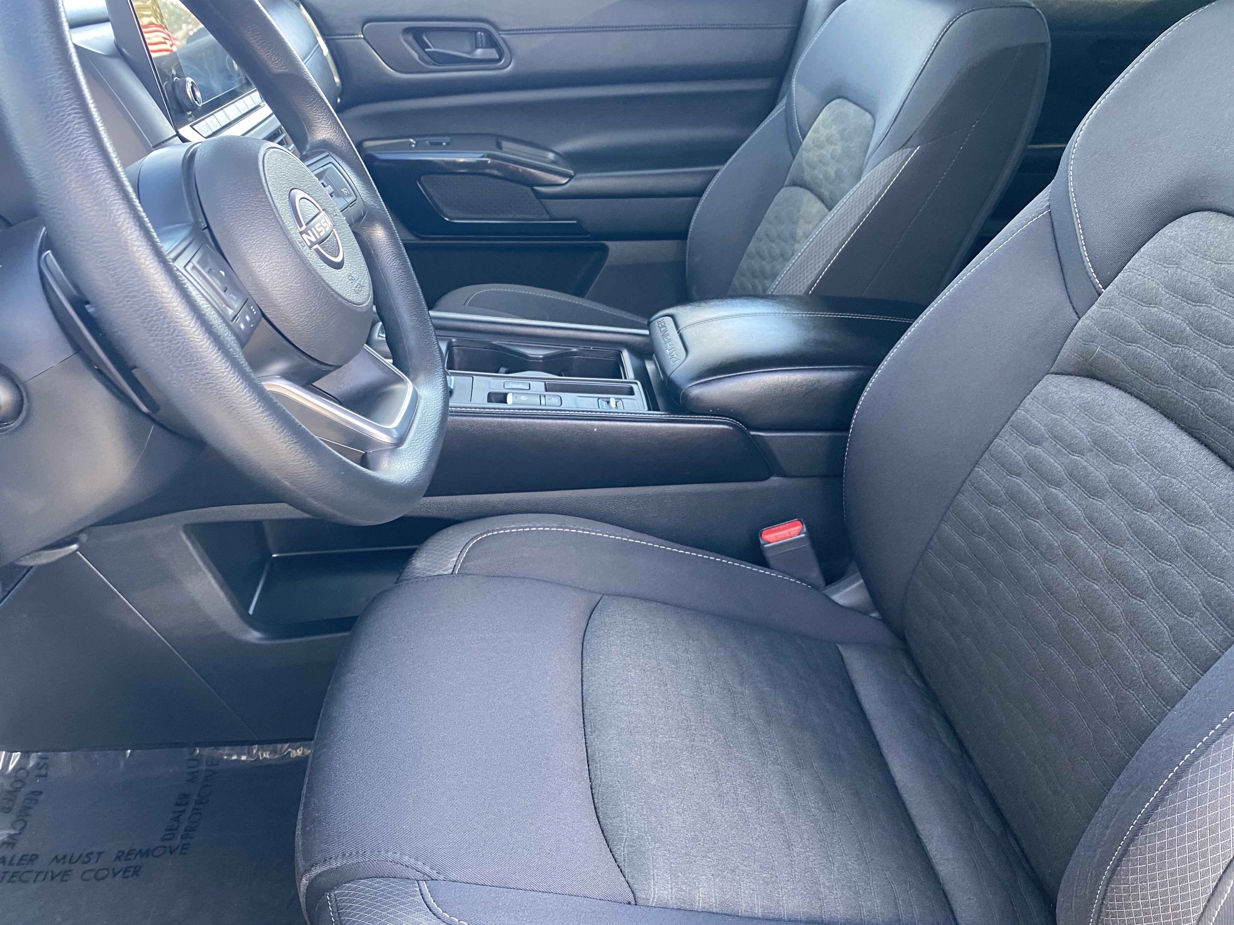 Used 2023 Nissan Pathfinder S image 17