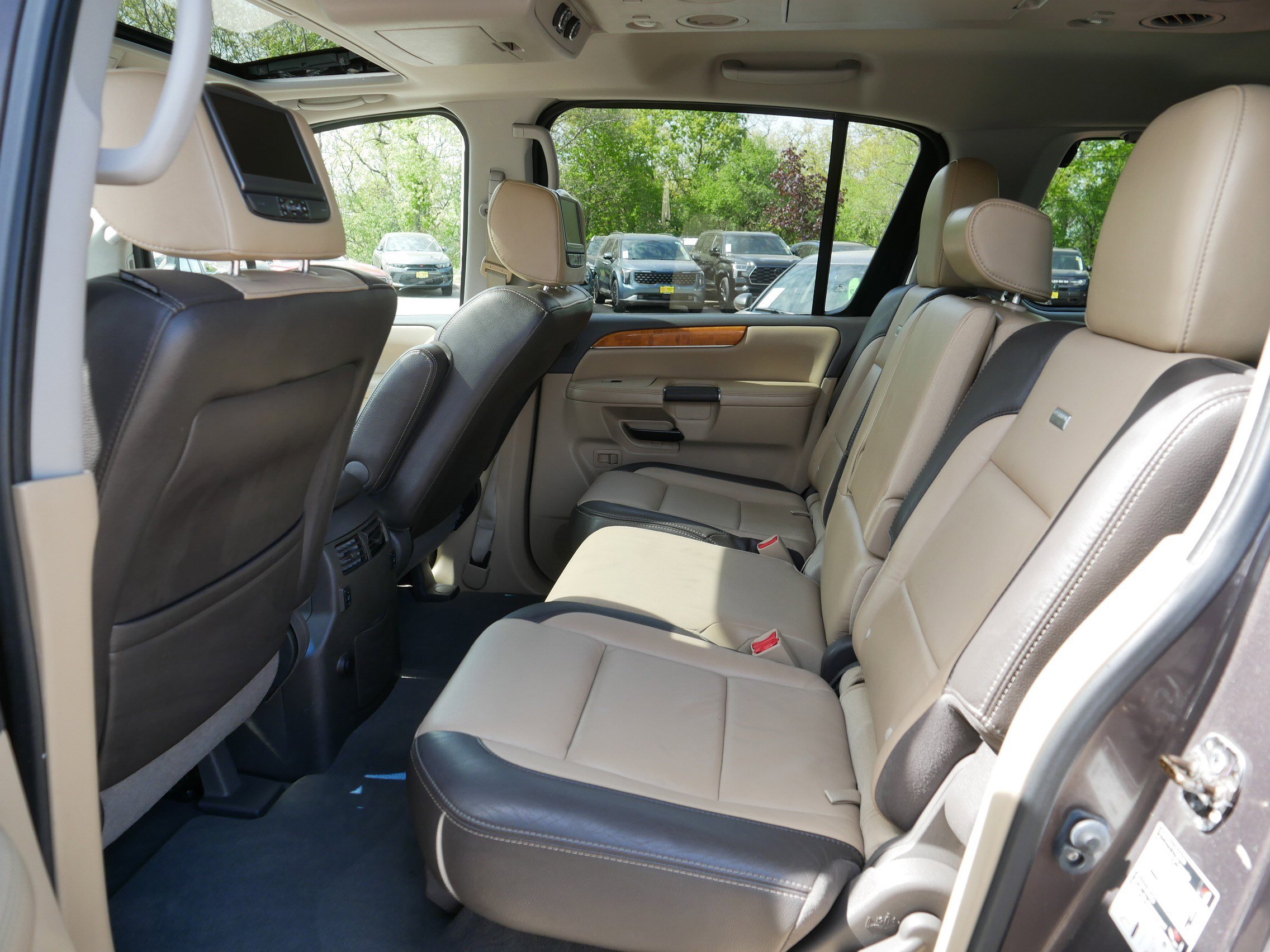 Used 2013 Nissan Armada Platinum w/ Platinum Reserve Pkg AWD/4WD image 36