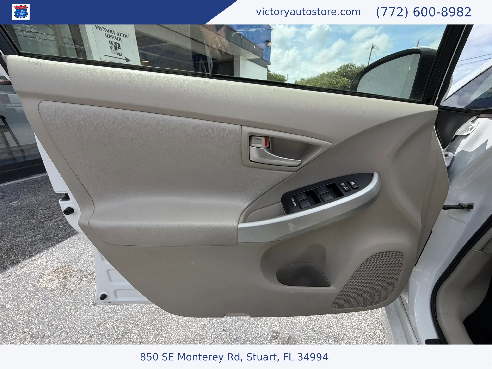 Used 2014 Toyota Prius Two FWD image 15