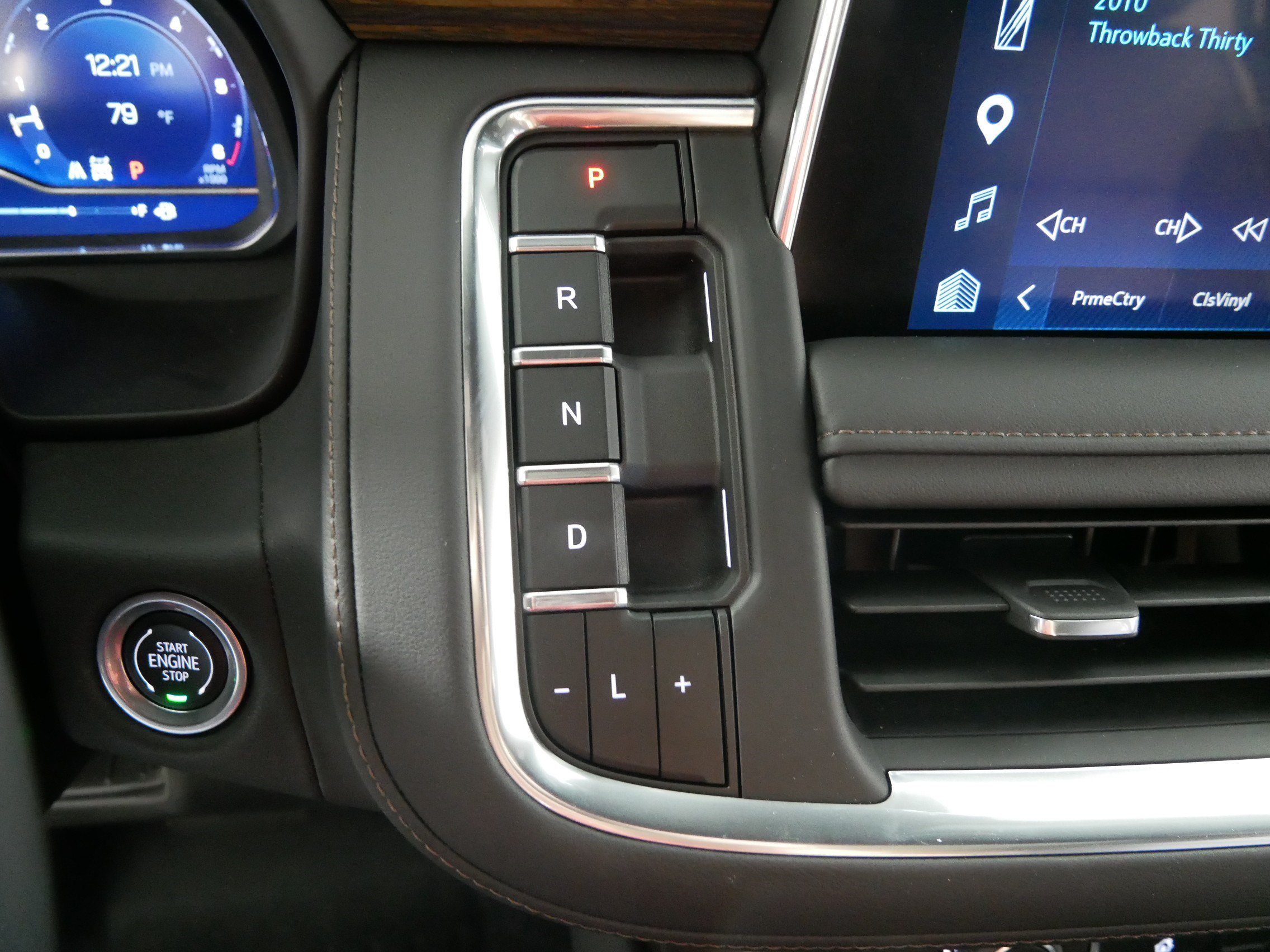 Used 2024 Chevrolet Tahoe High Country AWD/4WD image 24