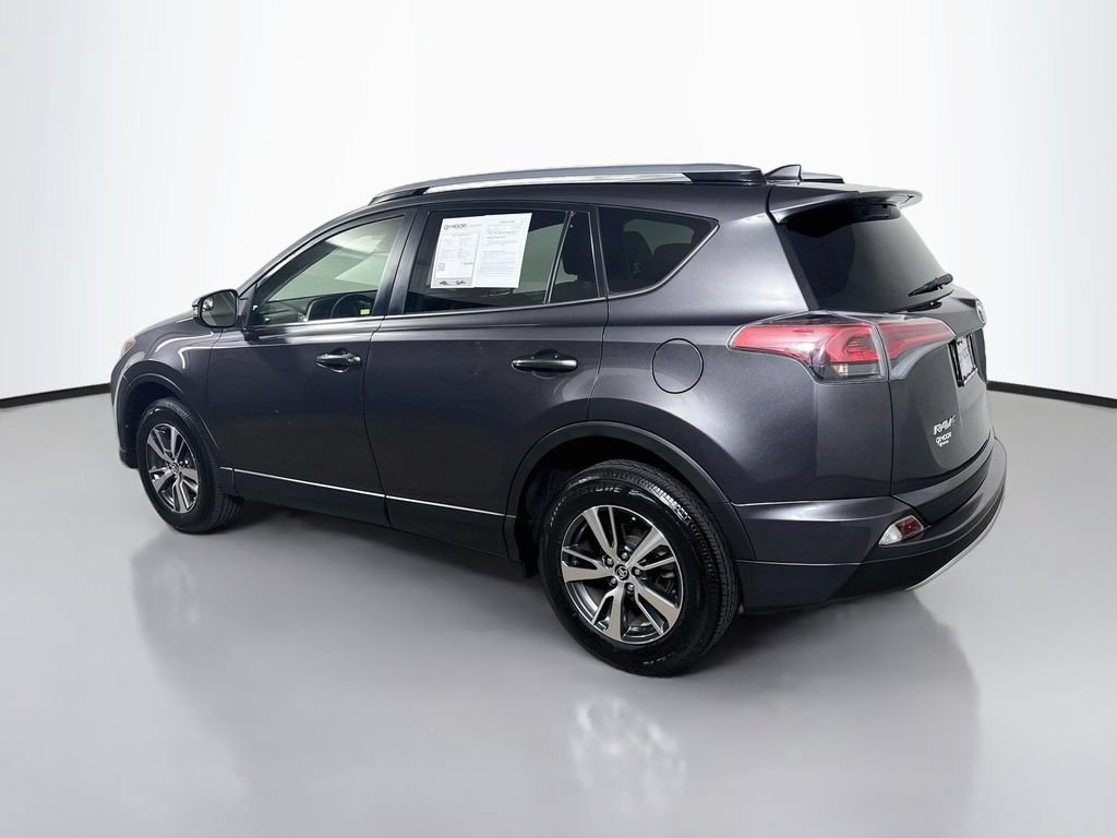 Certified 2017 Toyota RAV4 XLE FWD image 5
