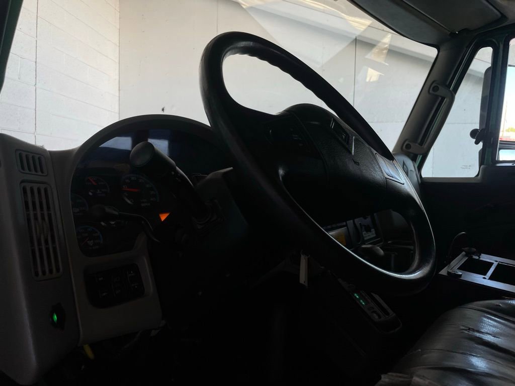 Used 2018 Chevrolet Express 2500 w/ Driver Convenience Package RWD image 23