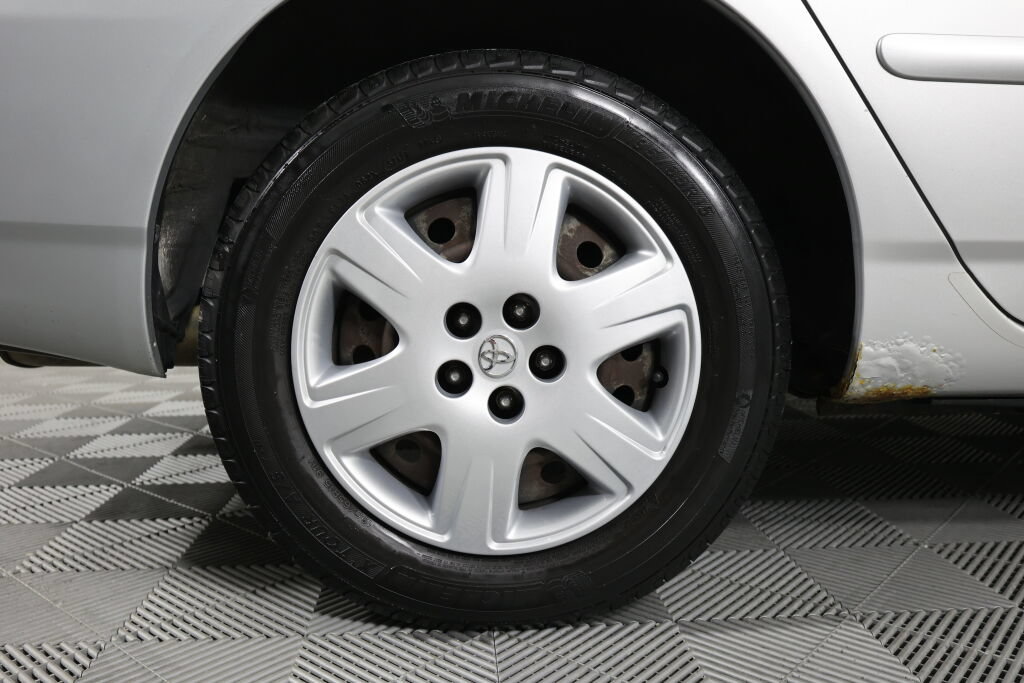 Used 2005 Toyota Corolla LE FWD image 7