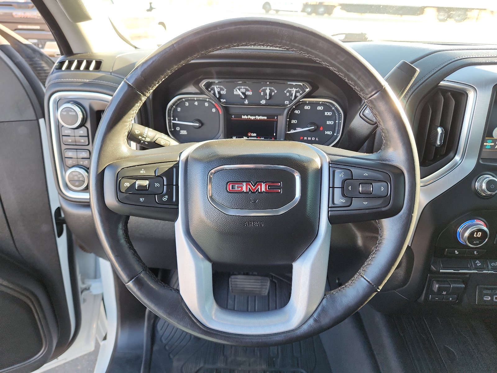 Used 2022 GMC Sierra 3500 SLE w/ SLE Convenience Package image 17