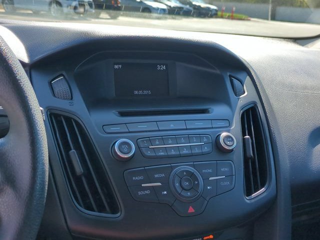 Used 2015 Ford Focus SE FWD image 21