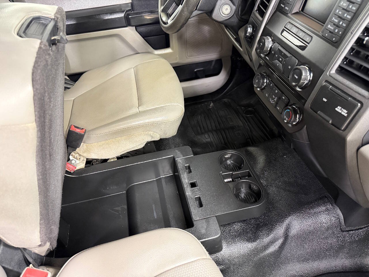 Used 2018 Ford F550 4x4 Regular Cab Super Duty image 36