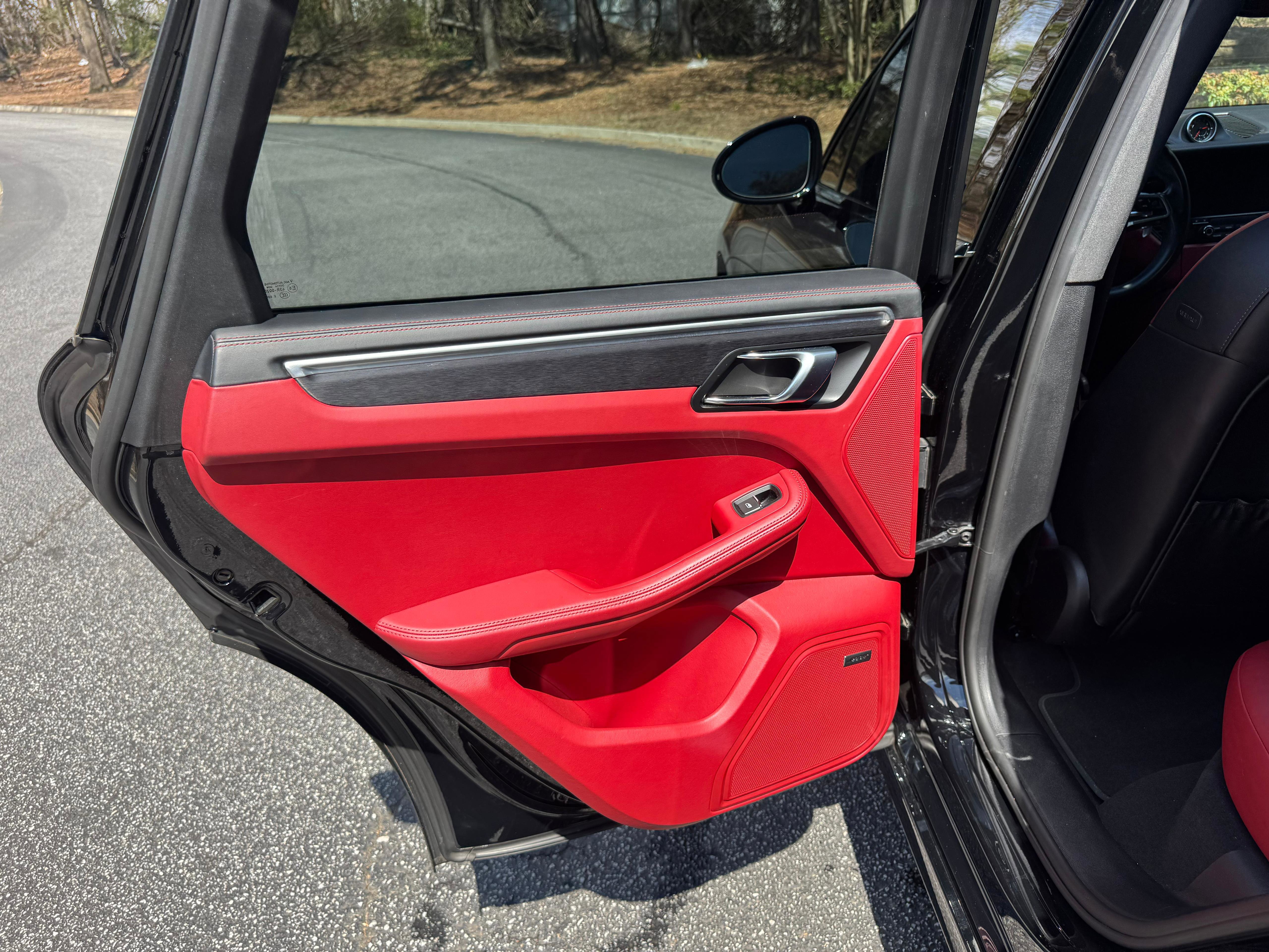 Used 2018 Porsche Macan GTS image 28