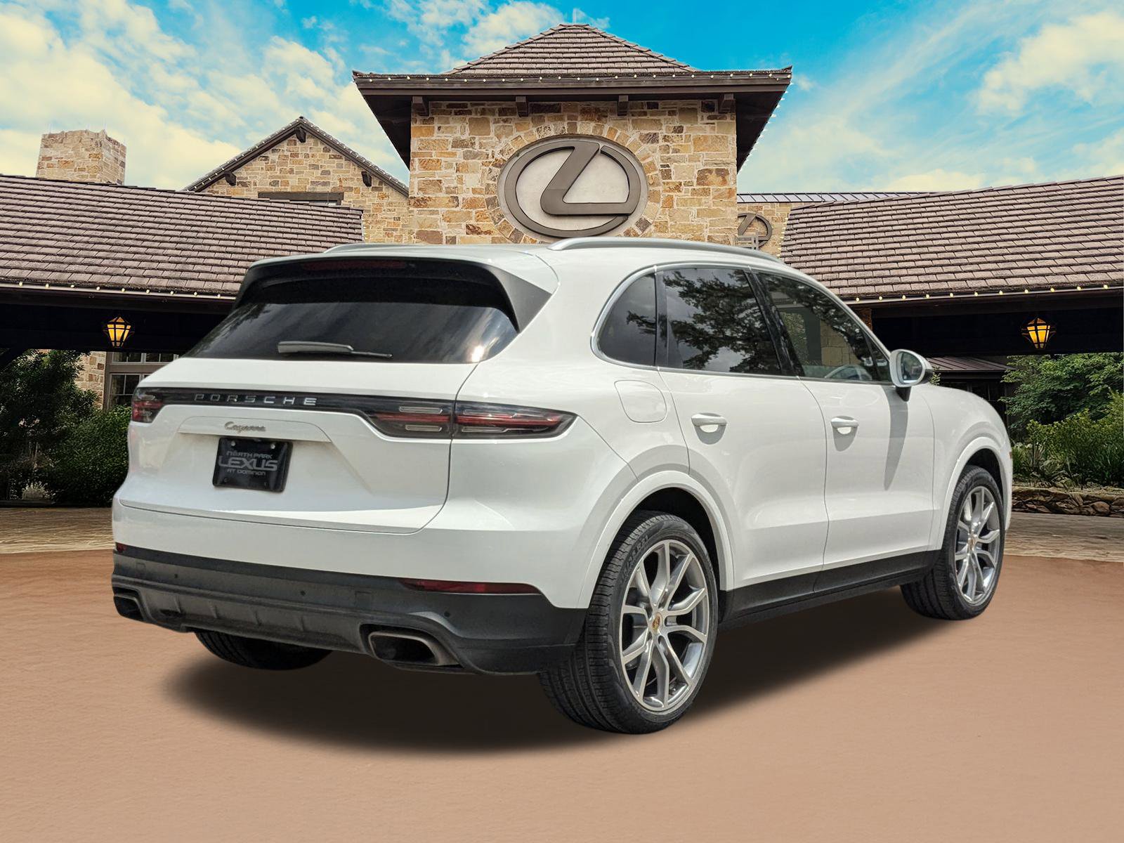 Used 2020 Porsche Cayenne AWD/4WD image 2
