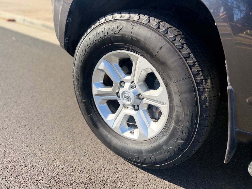 Used 2014 Toyota 4Runner SR5 RWD image 18