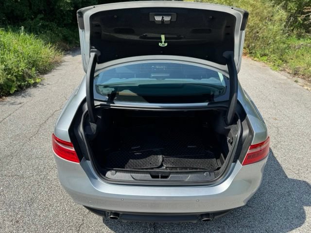 Used 2018 Jaguar XE Premium AWD/4WD image 14