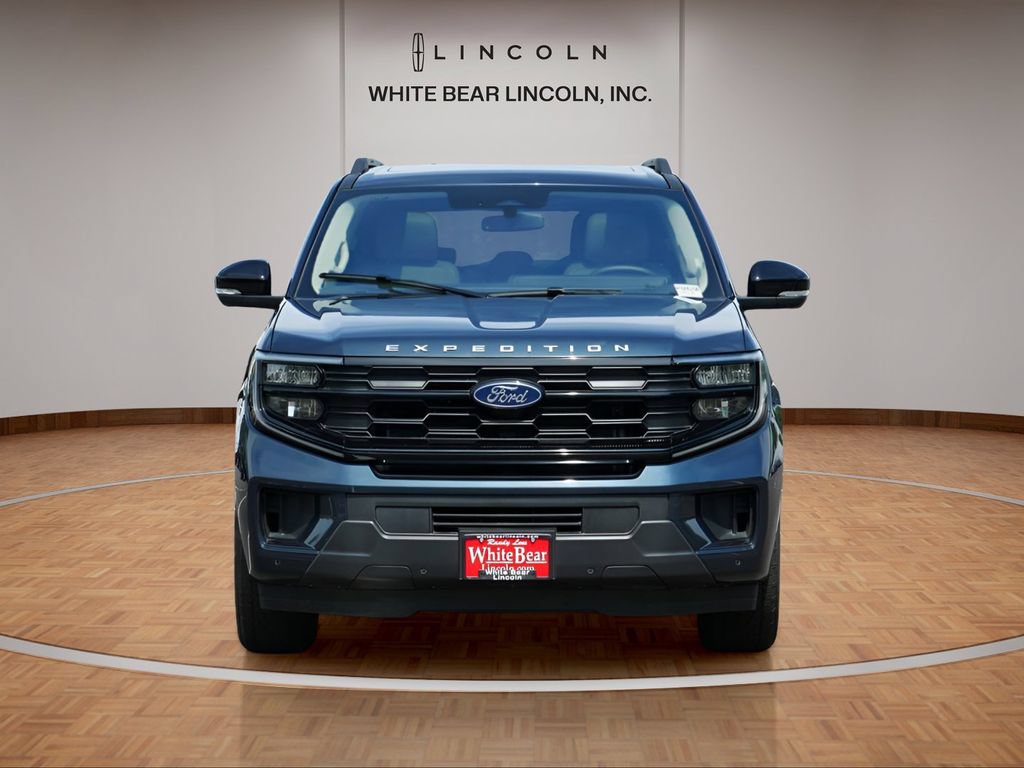 Used 2025 Ford Expedition Active AWD/4WD image 2