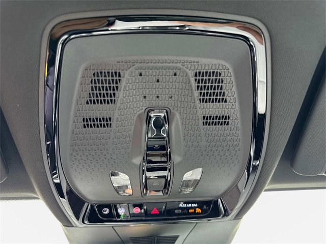 New 2025 Cadillac Lyriq Luxury image 18