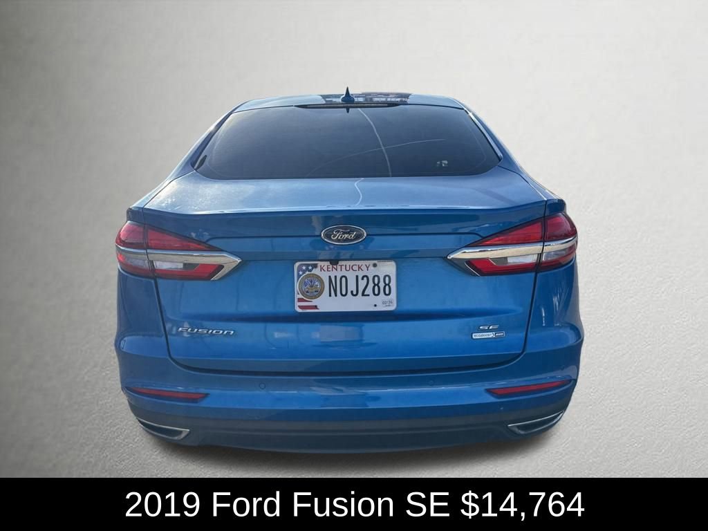Used 2019 Ford Fusion SE image 4