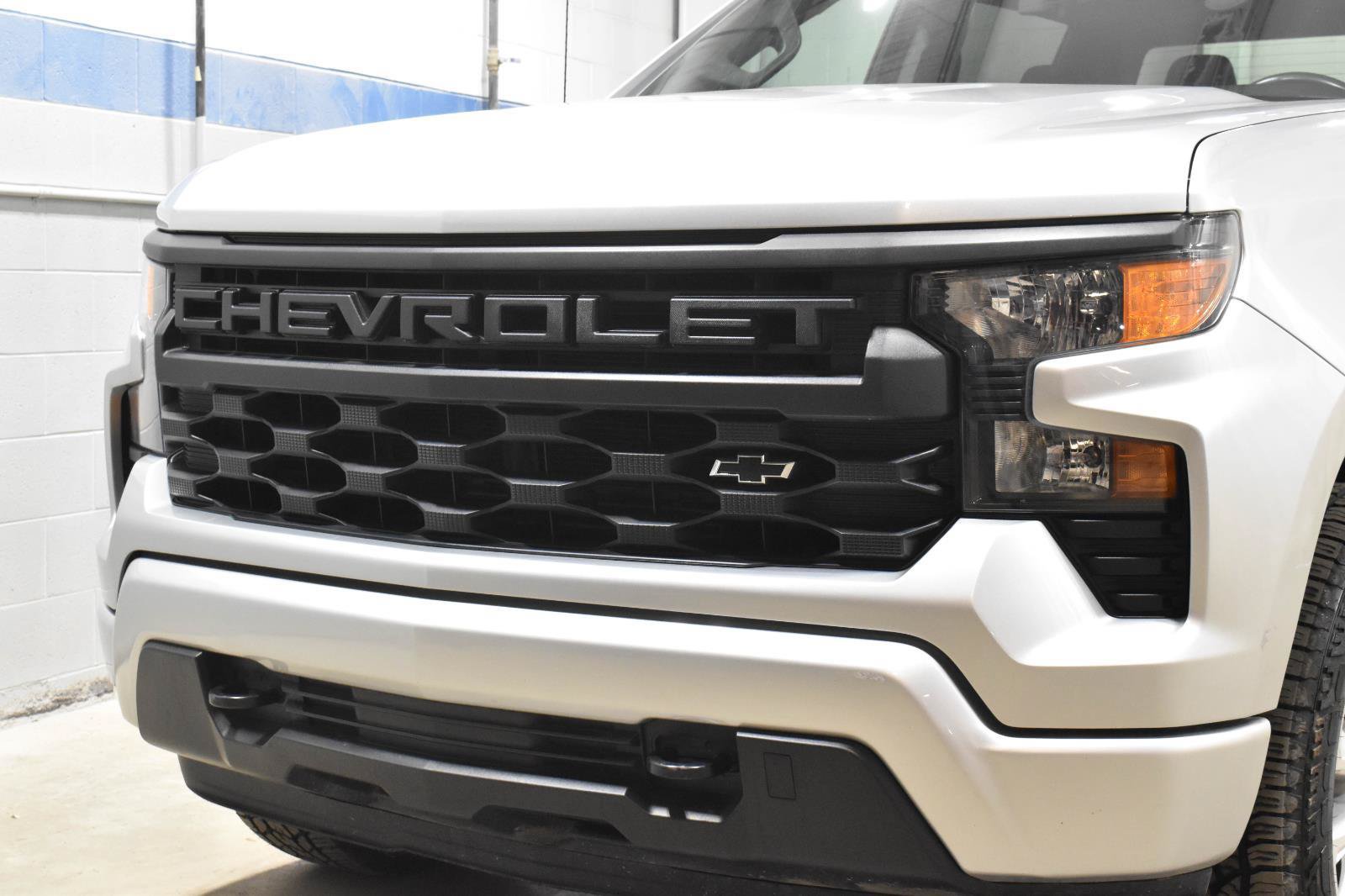 Used 2022 Chevrolet Silverado 1500 Custom w/ LPO, Dark Essentials Package AWD/4WD image 28