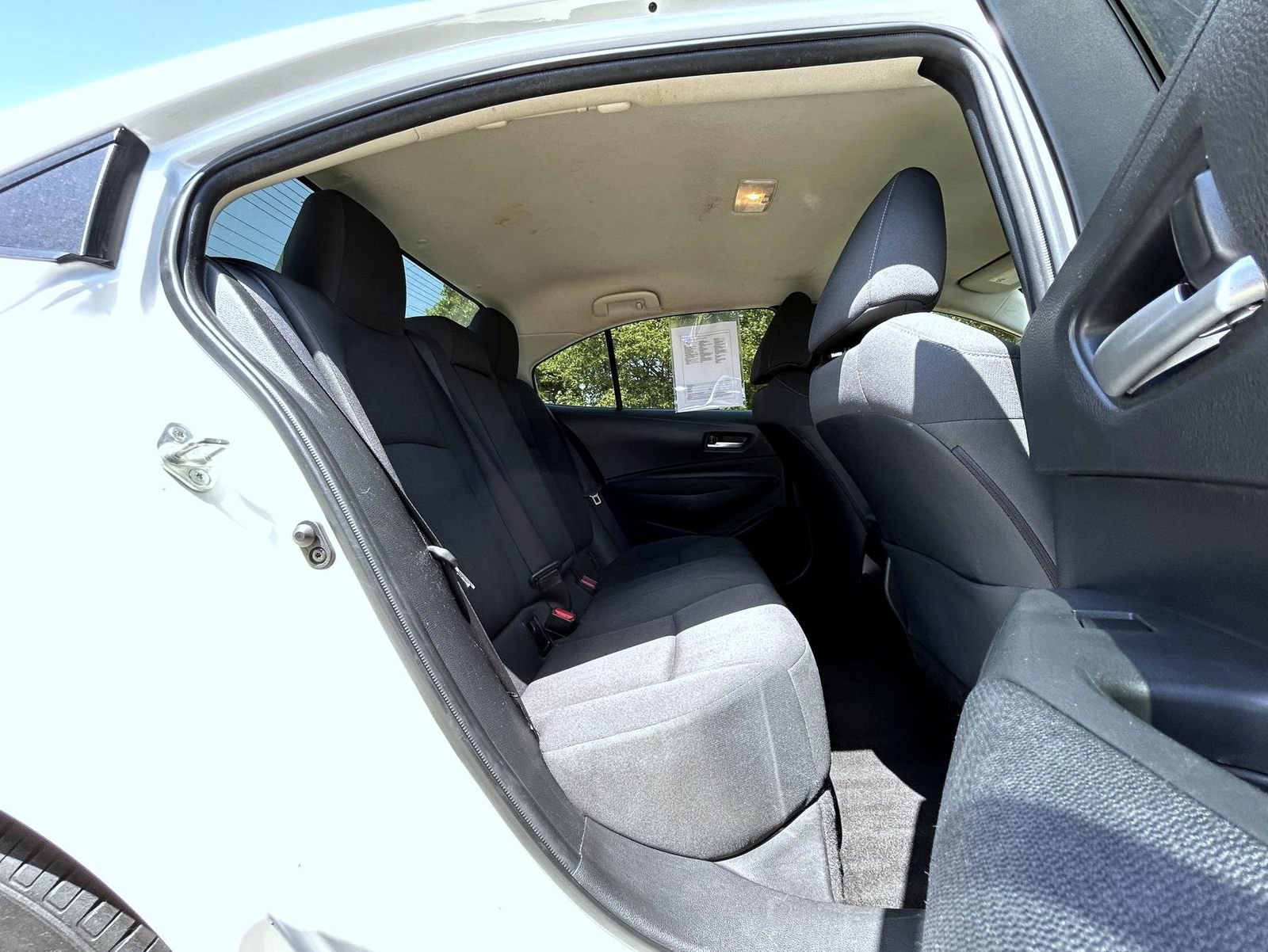 Used 2020 Toyota Corolla LE FWD image 18