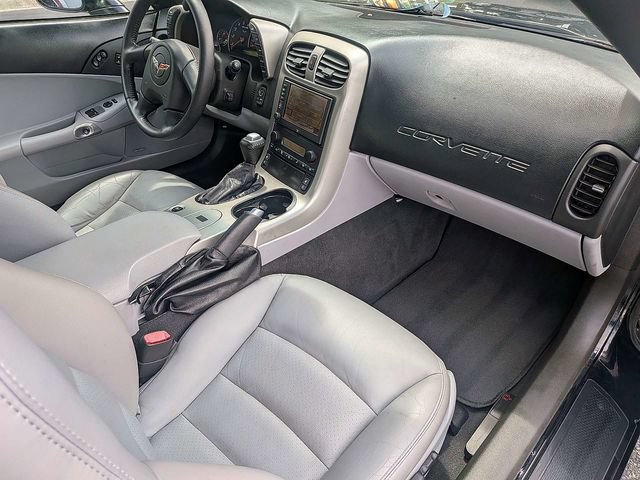Used 2005 Chevrolet Corvette Coupe w/ Preferred Equipment Group RWD image 15